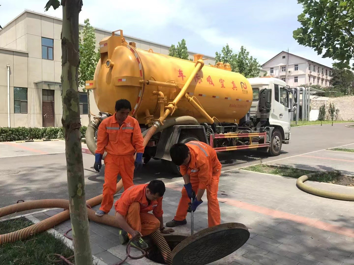 宁乡化粪池清理与5-8吨吸粪车施工效率分析